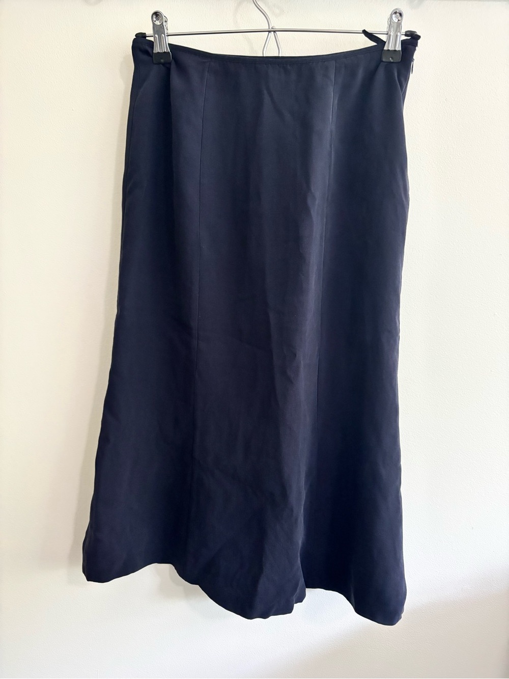 100% Silk- Luisa Spagnoli- Feminine & Flowy Navy A-Line Midi Skirt- Size 42